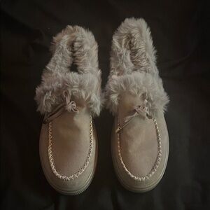 Cozy Faux Fur Lined Moccasin Slippers, New Without Tags.
